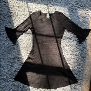 Gabby Skye Elegant Black Flared Sleeve Dress